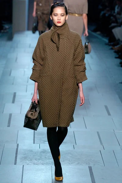 Look 24